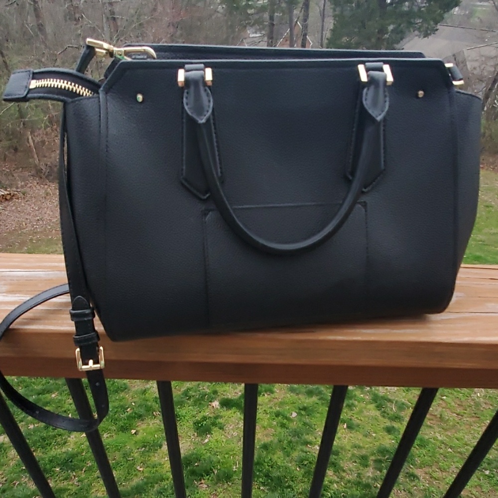 * Like New With Tags * Michael Kors 2 way purse - Picture 3 of 9